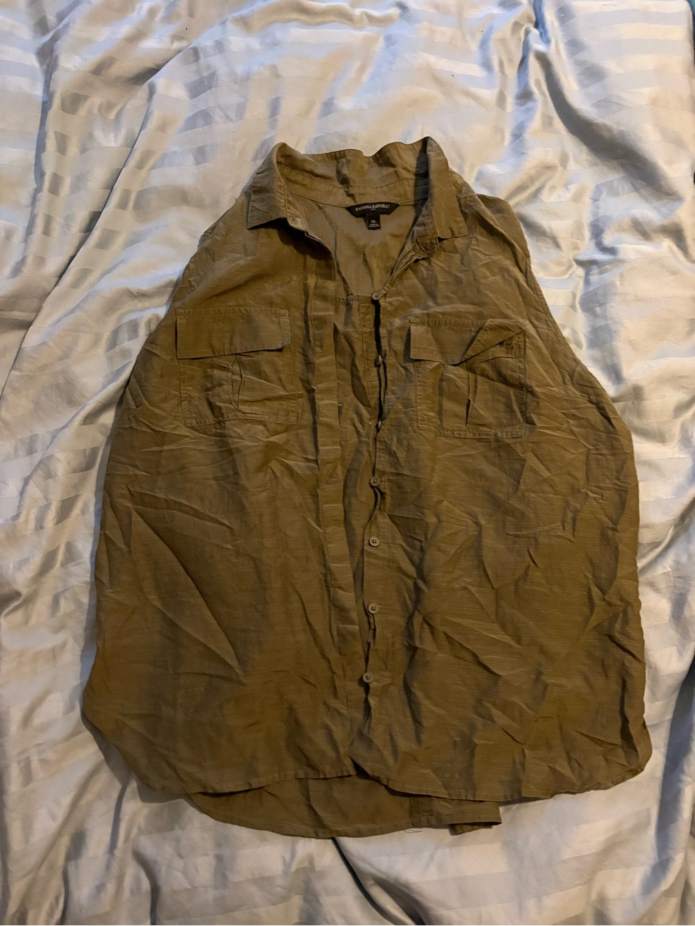 Banana Republic XL olive green soft and thin sleeveless button down shirt